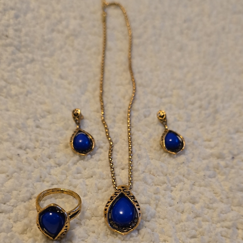 Gold-Tone Necklace Set with Royal Blue Teardrop Stones